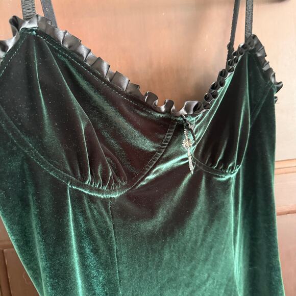 WIDOW | Dolls Kill Emerald Green Velvet Lace Trim Mini Dress With Cross | XL - Picture 7 of 7